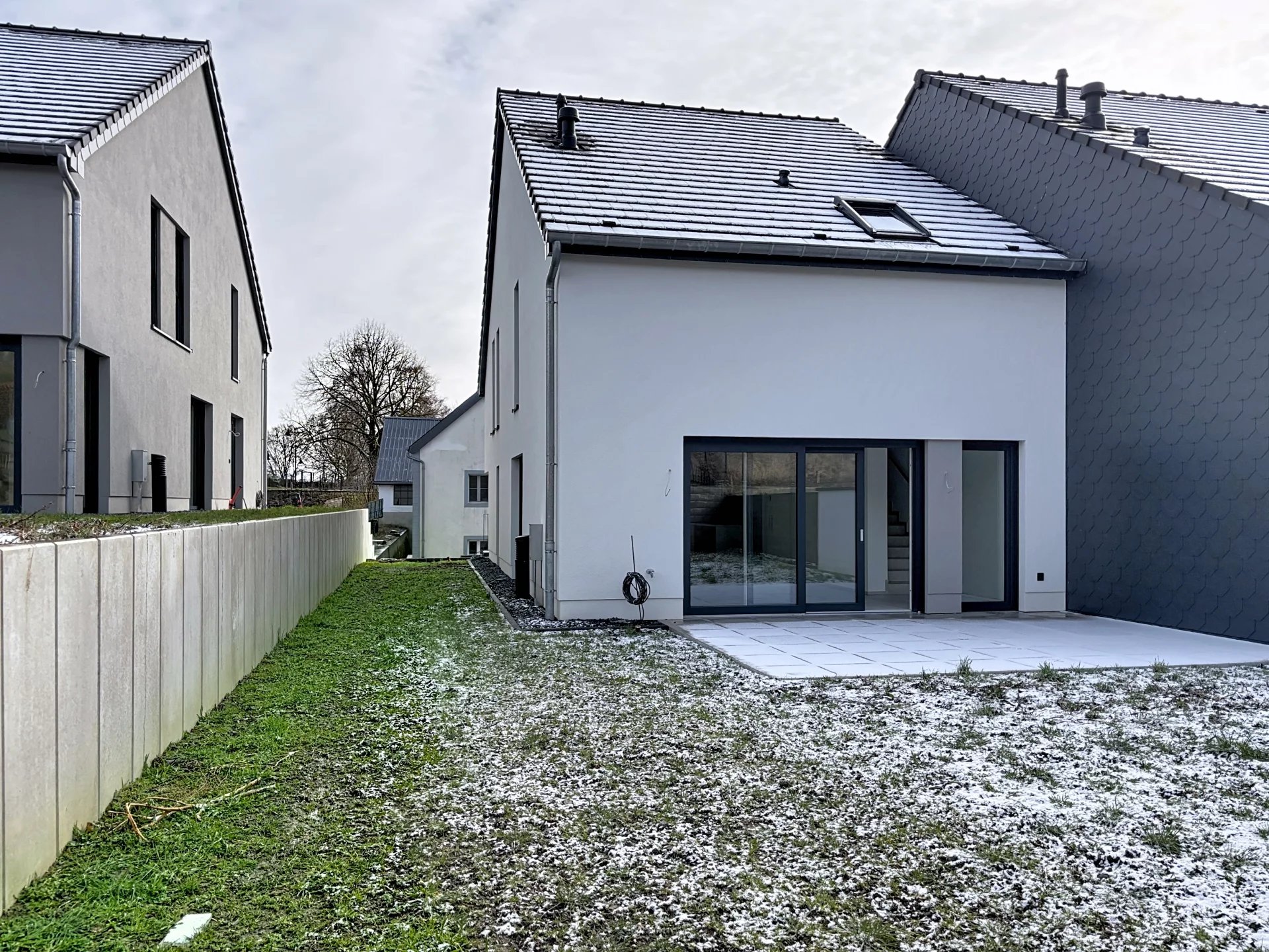Élégante maison jumelée neuve à Kalborn